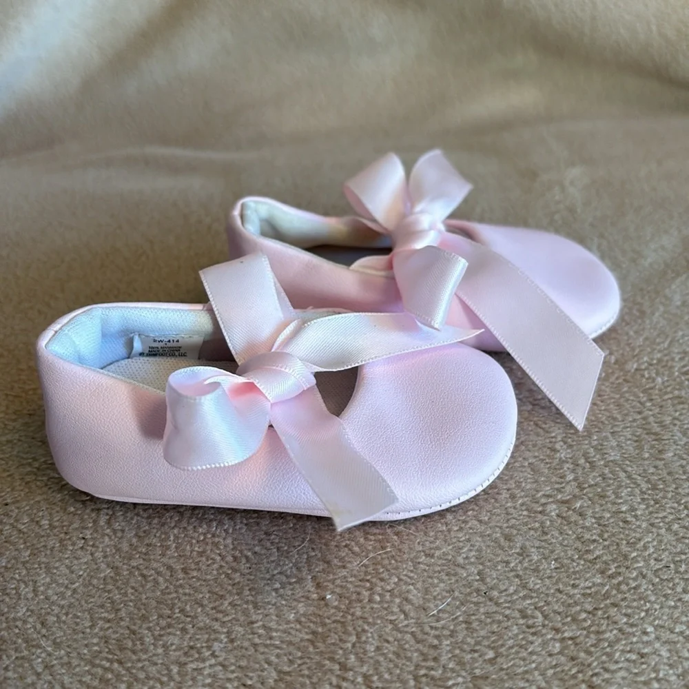 Faded glory, infant ballet slipper, pink with bows size 1
